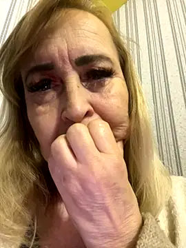 Snapshot of Irina2909@xh chatting on 10-30-25, 03:24 Irina2909xh online show from 10-30-25, 03:24