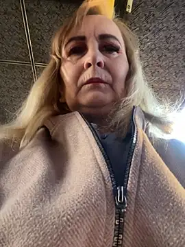 Snapshot of Irina2909@xh chatting on 11-24-25, 12:27 Irina2909xh online show from 11-24-25, 12:27