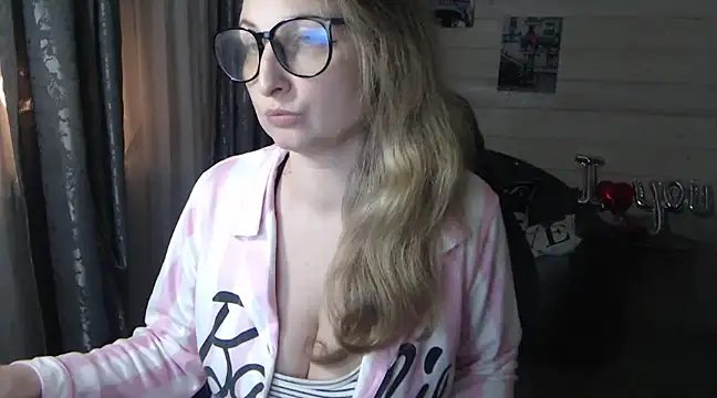 RubiLakros online show from 03-05-25, 04:24