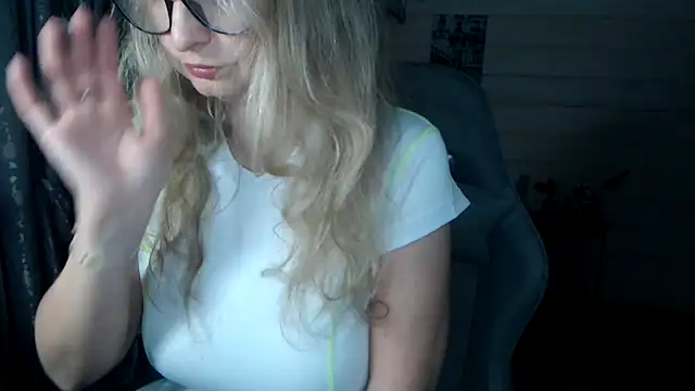 RubiLakros online show from 11-26-25, 08:10