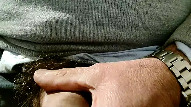 Snapshot of curcuro chatting on 12-17-25, 04:46 curcuro online show from 12-17-25, 04:46