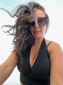 itsCassie online show from 10-15-25, 03:45