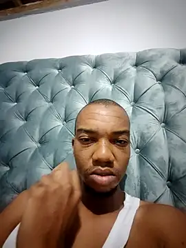 Snapshot of Mashekesheke chatting on 10-20-25, 02:34 Mashekesheke online show from 10-20-25, 02:34