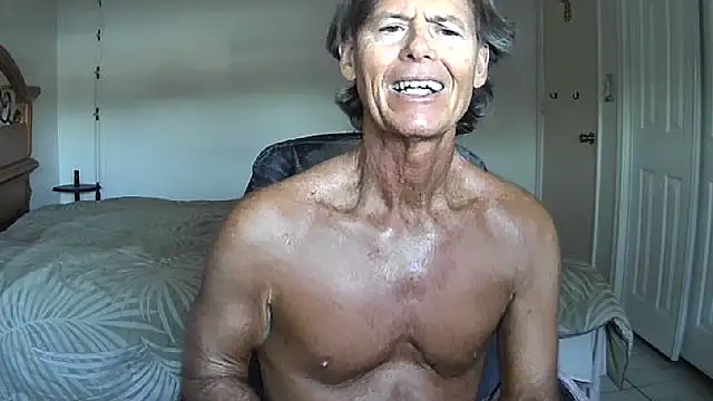 Snapshot of nakeedcowboi65 chatting on 05-04-26, 11:39 nakeedcowboi65 online show from 05-04-26, 11:39