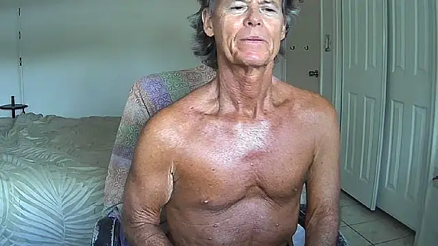 Snapshot of nakeedcowboi65 chatting on 05-18-26, 09:42 nakeedcowboi65 online show from 05-18-26, 09:42