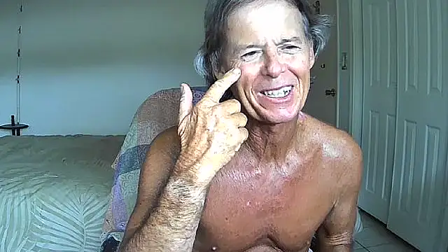 Snapshot of nakeedcowboi65 chatting on 06-01-26, 09:05 nakeedcowboi65 online show from 06-01-26, 09:05