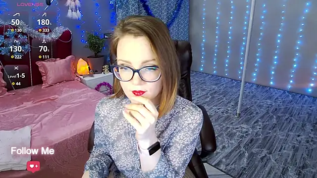 Snapshot of AngelaWhiti chatting on 12-19-24, 03:30 AngelaWhiti online show from 12-19-24, 03:30