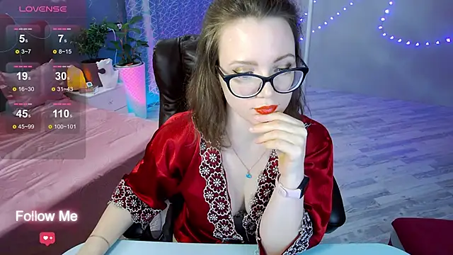 Snapshot of AngelaWhiti chatting on 02-03-25, 06:49 AngelaWhiti online show from 02-03-25, 06:49