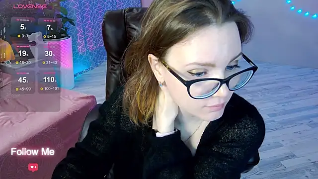 Snapshot of AngelaWhiti chatting on 02-10-25, 06:35 AngelaWhiti online show from 02-10-25, 06:35