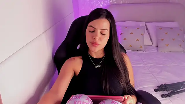 Snapshot of salome__11 chatting on 01-17-25, 03:45 salome  11 online show from 01-17-25, 03:45