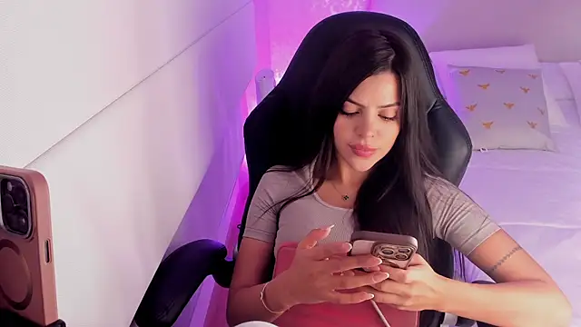 Snapshot of salome__11 chatting on 01-21-25, 05:16 salome  11 online show from 01-21-25, 05:16