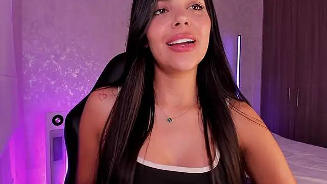 Snapshot of salome__11 chatting on 03-01-25, 03:53 salome  11 online show from 03-01-25, 03:53