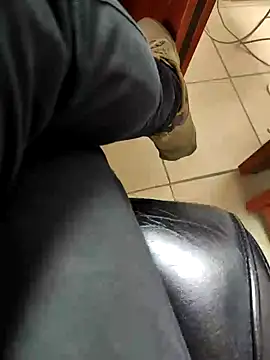 Snapshot of kayahan4 chatting on 01-28-25, 08:14 kayahan4 online show from 01-28-25, 08:14