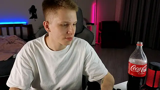 Snapshot of arlekincrop chatting on 09-22-25, 08:55 arlekincrop online show from 09-22-25, 08:55