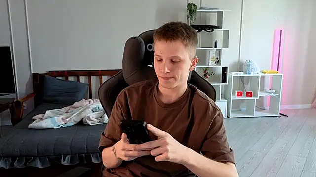 Snapshot of arlekincrop chatting on 09-26-25, 05:22 arlekincrop online show from 09-26-25, 05:22