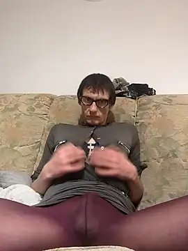 maciej online show from 12-18-24, 04:31