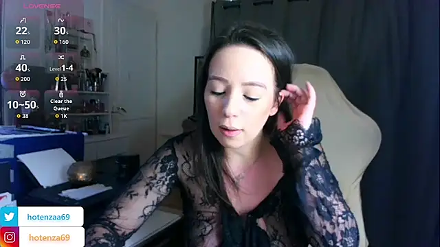 Hotenza69 online show from 11-30-25, 03:49