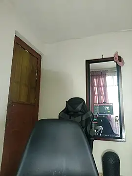 Snapshot of Mariana_444 chatting on 02-22-25, 01:57 Mariana 444 online show from 02-22-25, 01:57