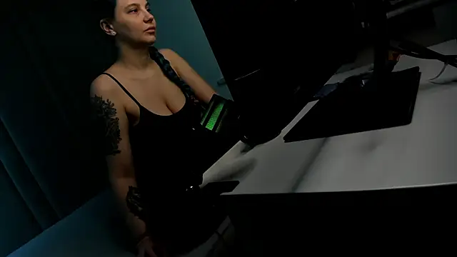 JuliaBusty online show from 01-10-26, 04:58