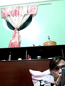 QueenSoreal online show from 11-17-25, 11:38