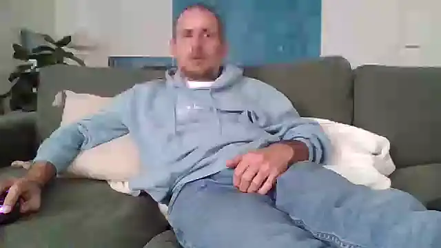 Snapshot of verylargecock chatting on 09-15-25, 11:10 verylargecock online show from 09-15-25, 11:10