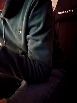 verylargecock online show from 12-03-25, 09:40