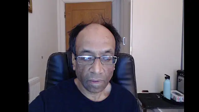 Snapshot of rauncher1 chatting on 04-27-26, 09:18 rauncher1 online show from 04-27-26, 09:18