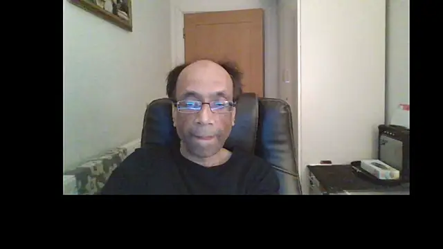 Snapshot of rauncher1 chatting on 04-29-26, 10:49 rauncher1 online show from 04-29-26, 10:49