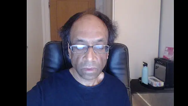 Snapshot of rauncher1 chatting on 05-05-26, 08:22 rauncher1 online show from 05-05-26, 08:22
