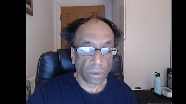 Snapshot of rauncher1 chatting on 05-15-26, 08:32 rauncher1 online show from 05-15-26, 08:32