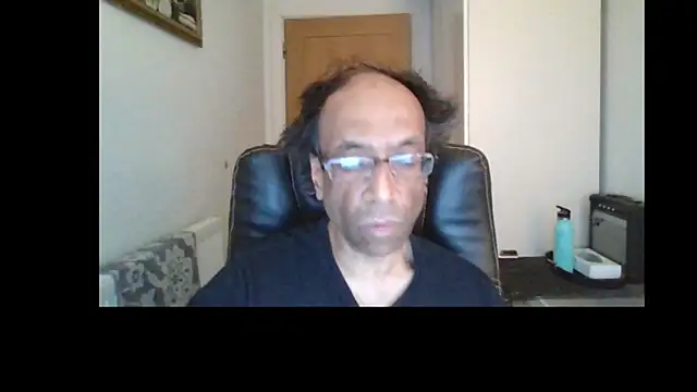 Snapshot of rauncher1 chatting on 05-28-26, 09:06 rauncher1 online show from 05-28-26, 09:06