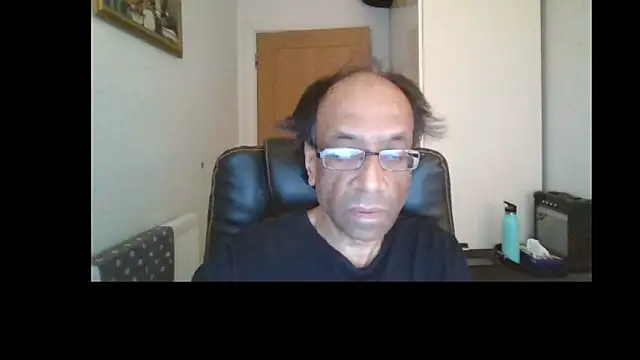 Snapshot of rauncher1 chatting on 06-01-26, 08:05 rauncher1 online show from 06-01-26, 08:05