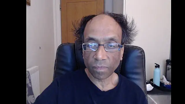 Snapshot of rauncher1 chatting on 06-04-26, 08:20 rauncher1 online show from 06-04-26, 08:20