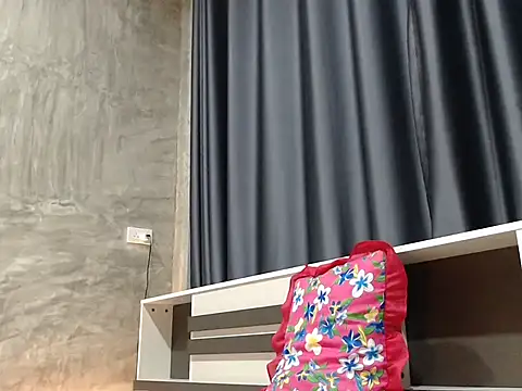 Snapshot of nareethai chatting on 12-21-24, 11:01 nareethai online show from 12-21-24, 11:01