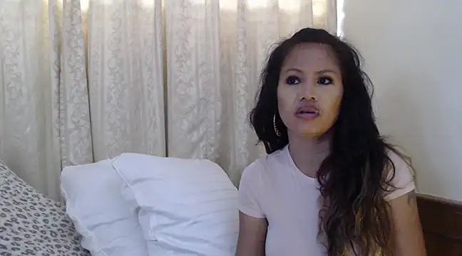 Snapshot of nareethai chatting on 02-15-25, 06:55 nareethai online show from 02-15-25, 06:55