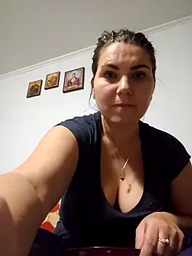 Snapshot of FeliciaKrige chatting on 01-25-25, 12:06 FeliciaKrige online show from 01-25-25, 12:06