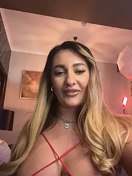 Snapshot of YaaraCollins chatting on 12-07-24, 12:08 YaaraCollins online show from 12-07-24, 12:08