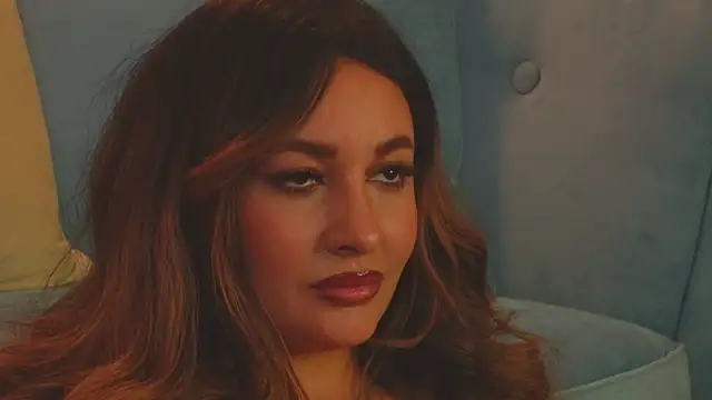 Snapshot of YaaraCollins chatting on 02-06-25, 11:37 YaaraCollins online show from 02-06-25, 11:37