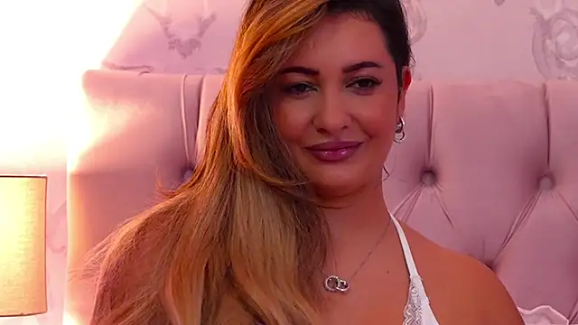 Snapshot of YaaraCollins chatting on 12-13-25, 07:53 YaaraCollins online show from 12-13-25, 07:53