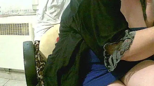 Snapshot of douceur63 chatting on 10-09-25, 11:08 douceur63 online show from 10-09-25, 11:08