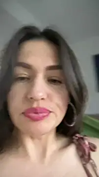 Snapshot of Andreamorreti chatting on 01-17-25, 10:23 Andreamorreti online show from 01-17-25, 10:23