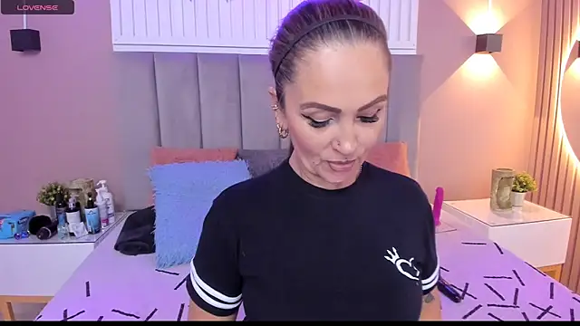 chantall1375 online show from 02-16-25, 07:38