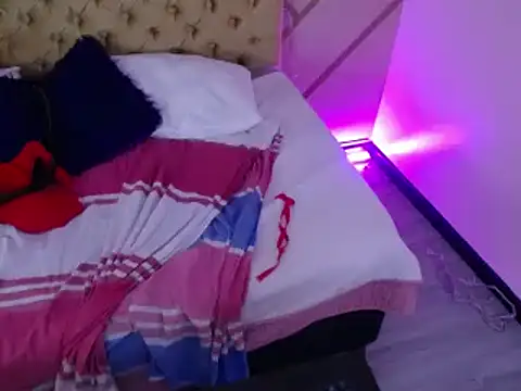 Snapshot of dove_mature chatting on 01-21-25, 04:10 dove mature online show from 01-21-25, 04:10