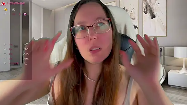 Victoria Romans online show from 10-14-25, 04:41