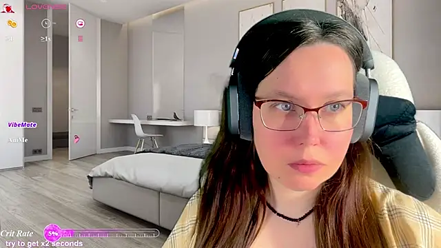 Snapshot of Victoria_Romans chatting on 06-11-26, 03:37 Victoria Romans online show from 06-11-26, 03:37