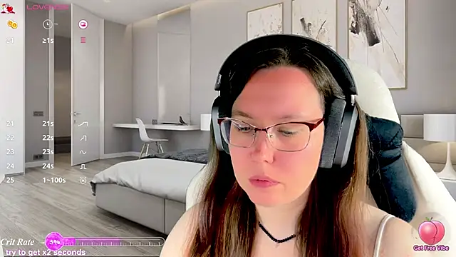 Snapshot of Victoria_Romans chatting on 06-24-26, 02:38 Victoria Romans online show from 06-24-26, 02:38