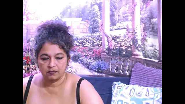 Snapshot of indianstar75 chatting on 02-27-25, 05:36 indianstar75 online show from 02-27-25, 05:36