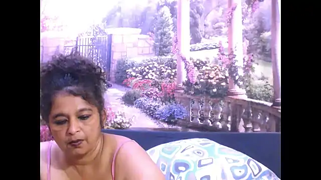 Snapshot of indianstar75 chatting on 03-06-25, 10:15 indianstar75 online show from 03-06-25, 10:15