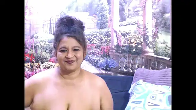 Snapshot of indianstar75 chatting on 03-10-25, 04:49 indianstar75 online show from 03-10-25, 04:49