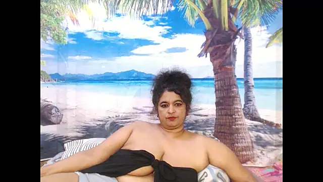 Snapshot of indianstar75 chatting on 09-09-25, 06:07 indianstar75 online show from 09-09-25, 06:07